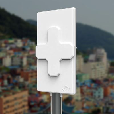 50Ω Input Impendence 25dBi 698-2690MHz 4G/LTE MIMO Panel Antenna with 210*210 Dimension